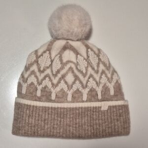 Lululemon Athletica Fair Isle Beanie in Cream and Brown